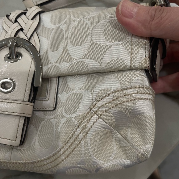 Classic white coach purse - Picture 10 of 12